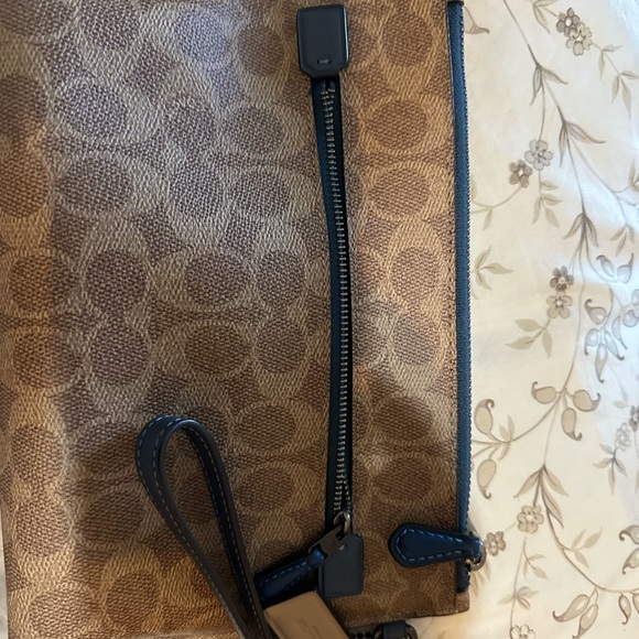 Coach clutch bag authentic - Picture 6 of 11